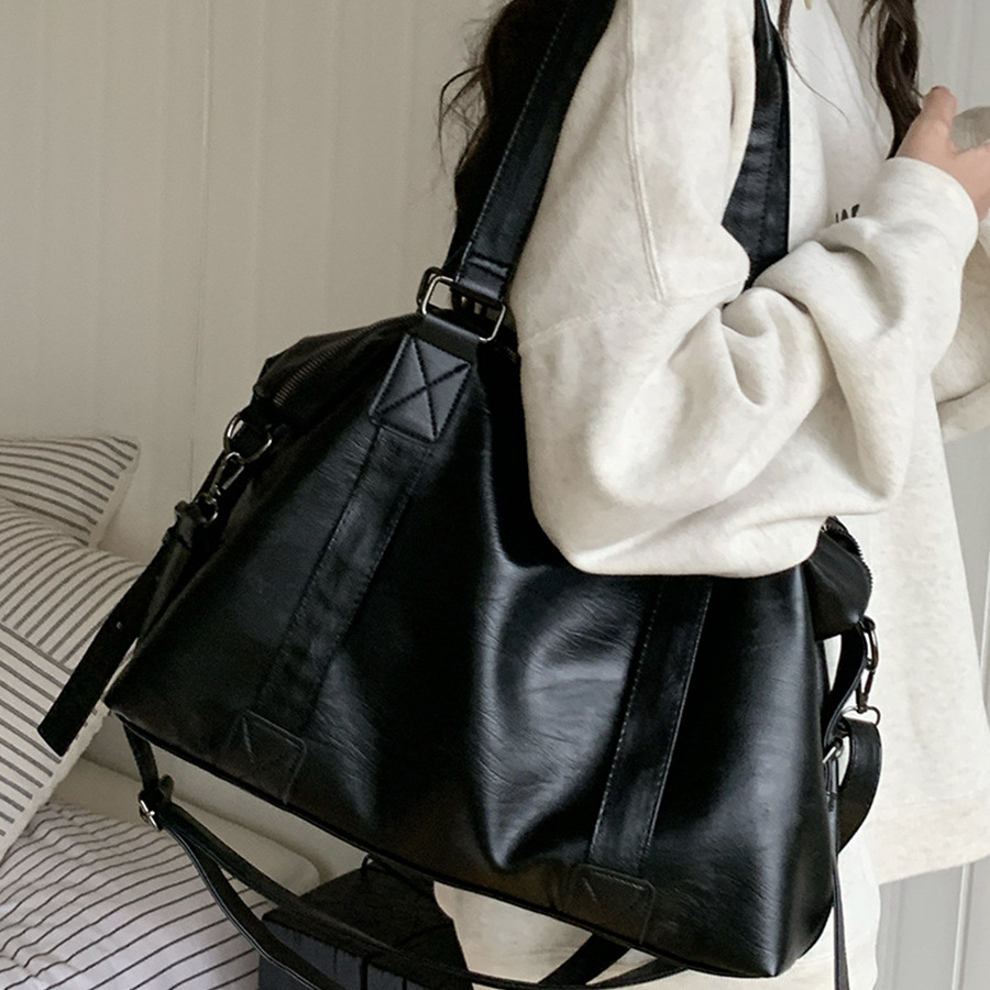 Damen Reisetasche zum Umhängen ⎜ Große Schultertasche mit Viel Stauraum und Lässigem Alltagsdesign