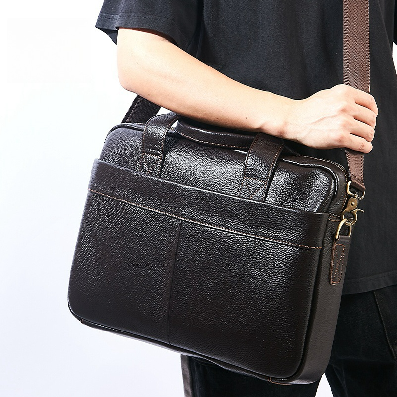 Umhängetasche für Herren ⎜ Robuste Schultertasche aus Leder mit Tragegriff und viel Platz für Büro und Alltag