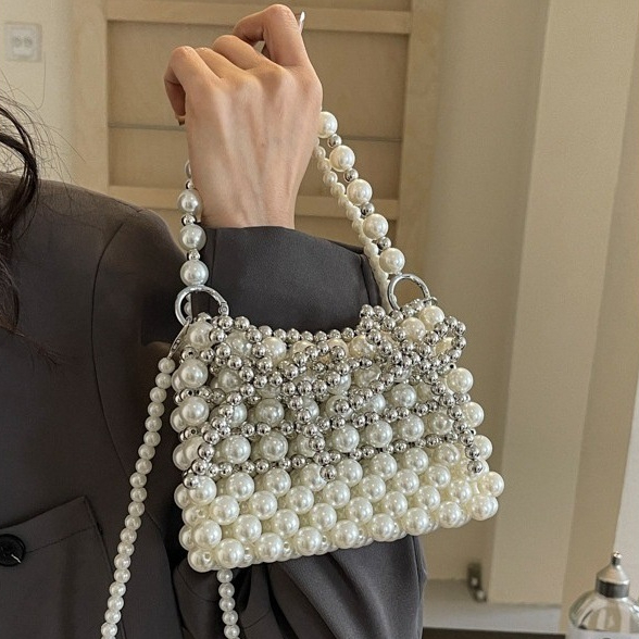 Abendtasche für Damen ⎜ Luxuriöse Perlen-Handtasche mit Schleifendetail für festliche Anlässe und Partys