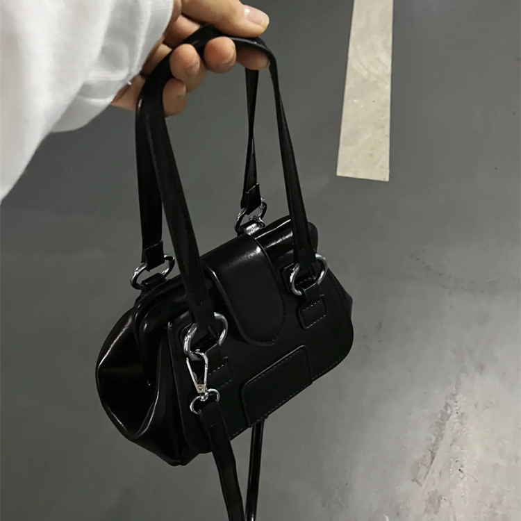 Große Damen-Handtasche ⎜ Modische Retro Schultertasche aus Kunstleder für Alltag und Business