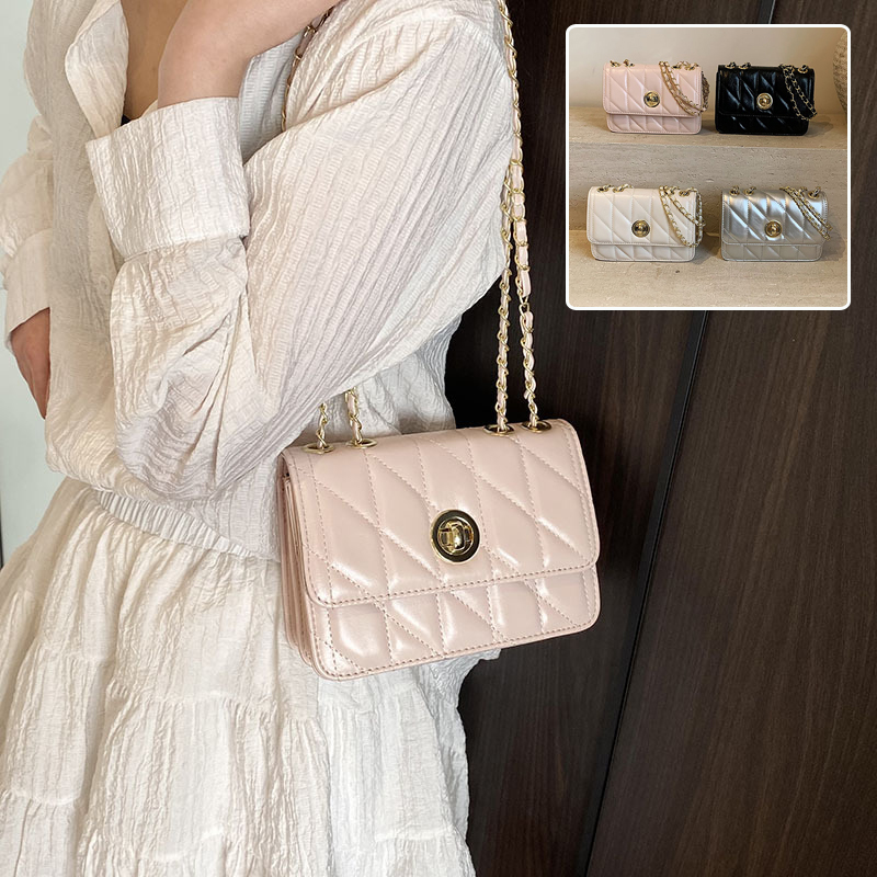 Damen Umhängetasche ⎜ Kleine gesteppte Handtasche mit Kettenriemen für Alltag und Ausgehen