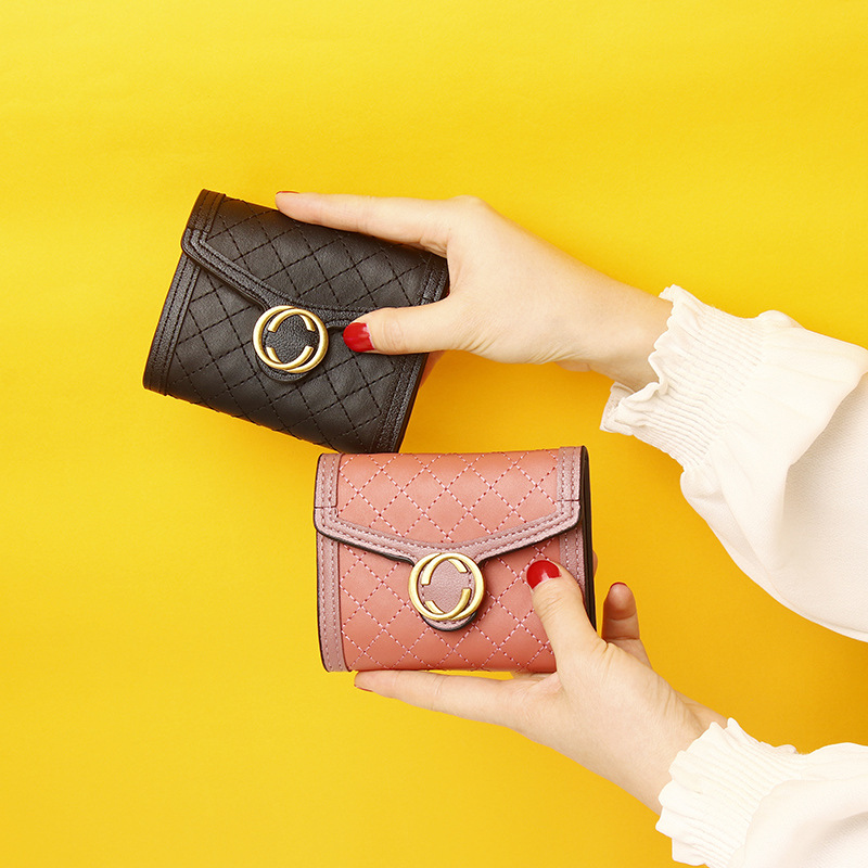 Damen Geldbörse mit Druckknopf ⎜ Kurze Brieftasche mit Rautensteppung und Fächern für Karten und Münzen
