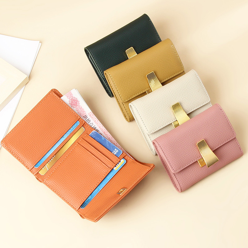 Damen Geldbörse im Kurzformat ⎜ Stilvolle Brieftasche mit mehreren Kartenfächern und praktischem Steckverschluss