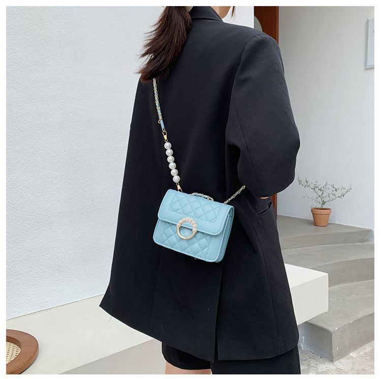 Handtasche für Damen ⎜ Elegantes Design mit Kettenriemen und Perlendetail für stilvolle Auftritte