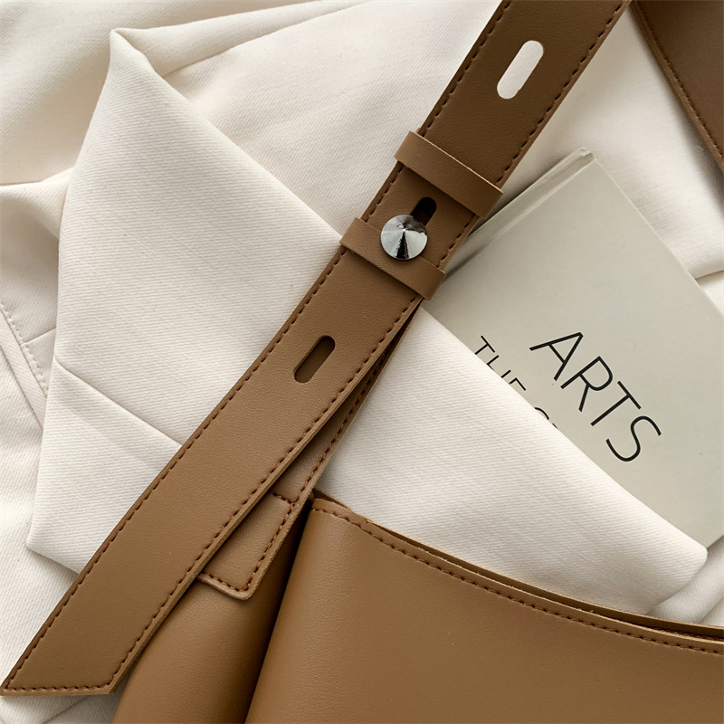 Große Schultertasche für Damen ⎜ Praktisches Design mit verstellbarem Tragegurt und zusätzlicher Tasche