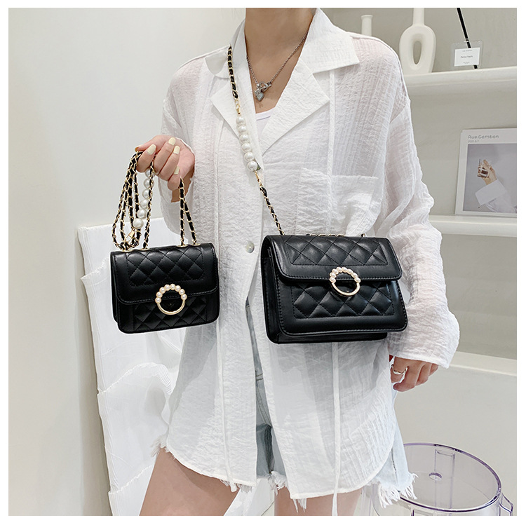 Handtasche für Damen ⎜ Elegantes Design mit Kettenriemen und Perlendetail für stilvolle Auftritte