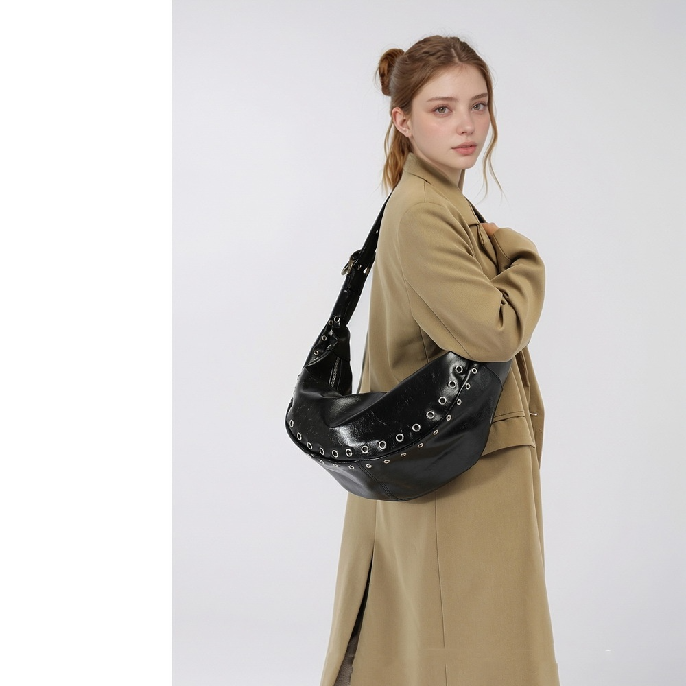 Damen Schultertasche Im Retro Stil ⎜ Geräumige Crossbody Bag Mit Nietenverzierung Und Einem Tragegurt