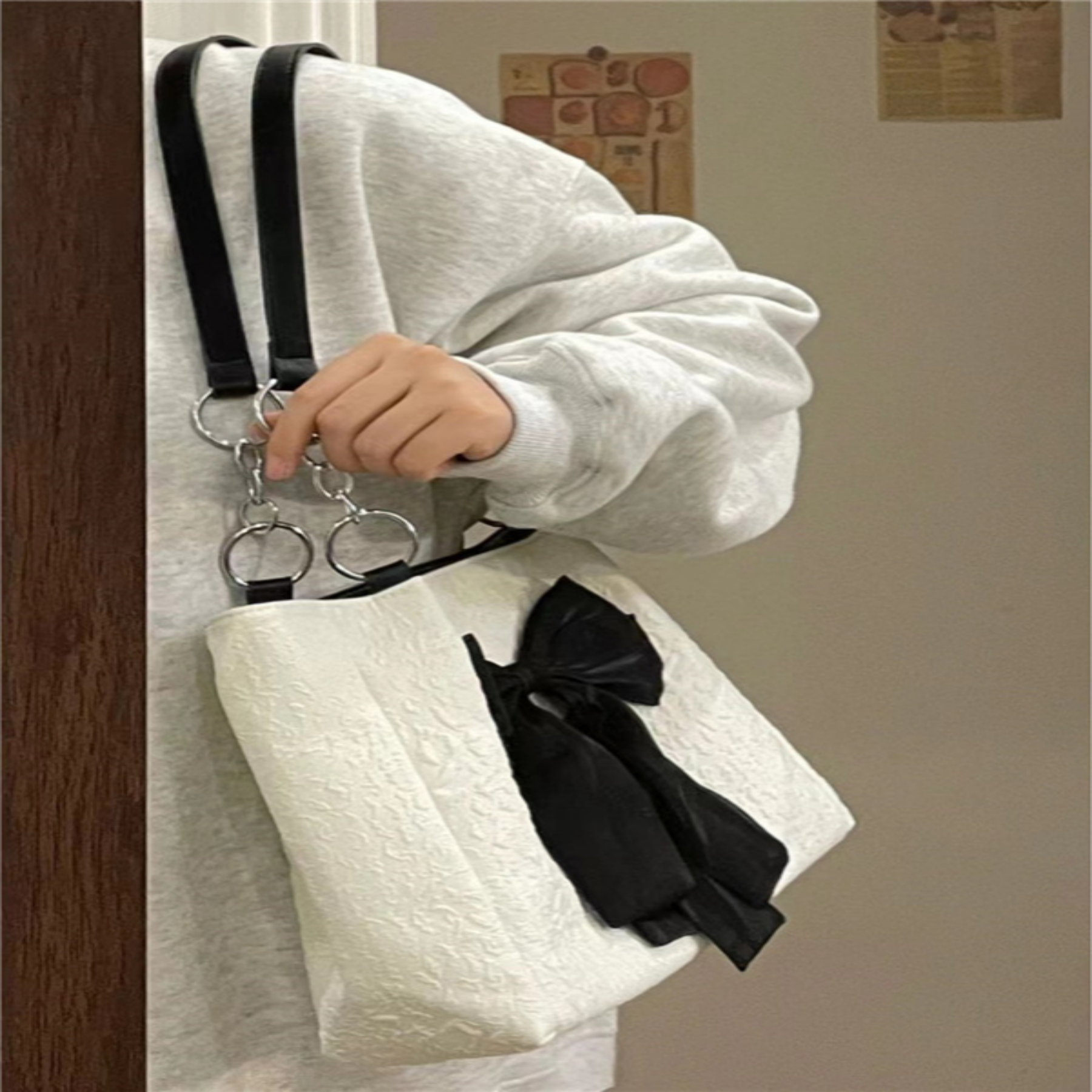 Tote Bag für Damen ⎜ Geräumiges Design mit niedlichem Schleifen-Detail und praktischer Schulterkette