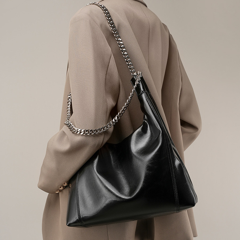 Shopper Tasche für Damen ⎜ Elegante Schultertasche mit Kettengriff und großem Stauraum für Alltag und Ausgehen