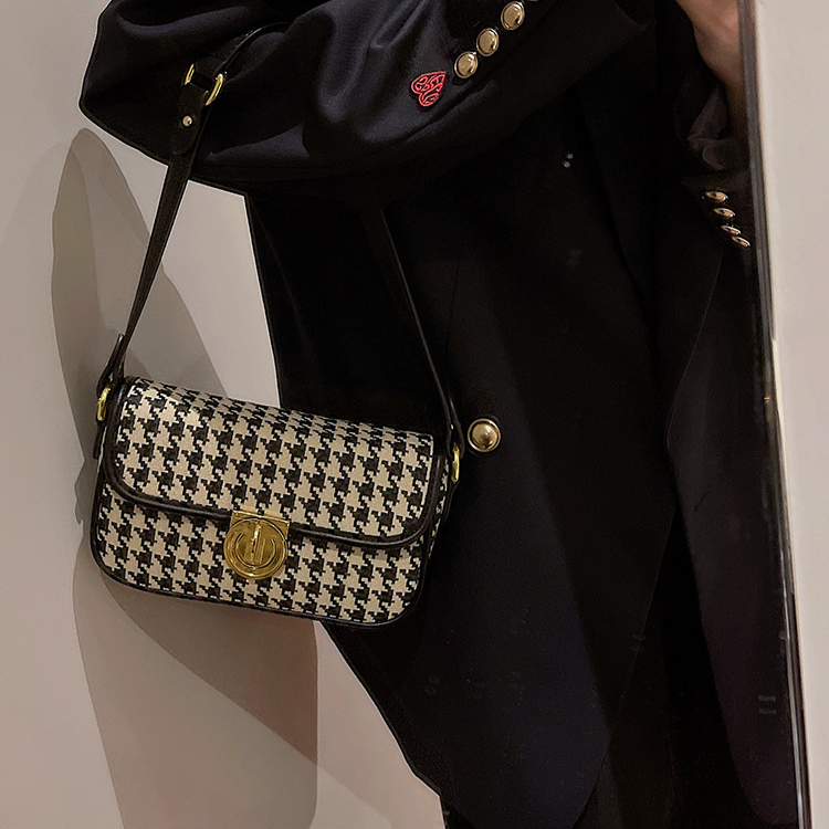 Damen Baguette Tasche ⎜ Schultertasche mit Hahnentrittmuster und Drehverschluss für stilvolle Outfits