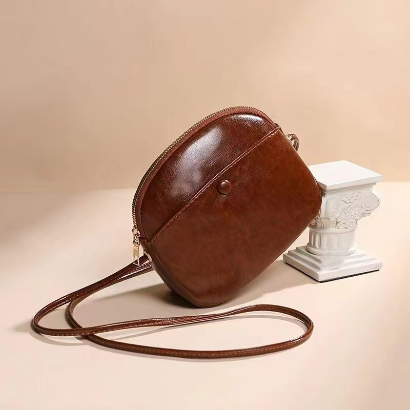 Damen Umhängetasche ⎜ Stilvolle Tasche mit Retro-Design und weichem Material für Alltag und Events