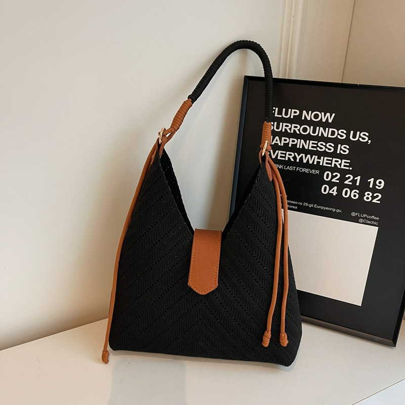 Shopper Tasche für Damen ⎜ Geräumige Underarm-Tasche mit Textilstruktur und stabilem Henkel für Alltag und Büro
