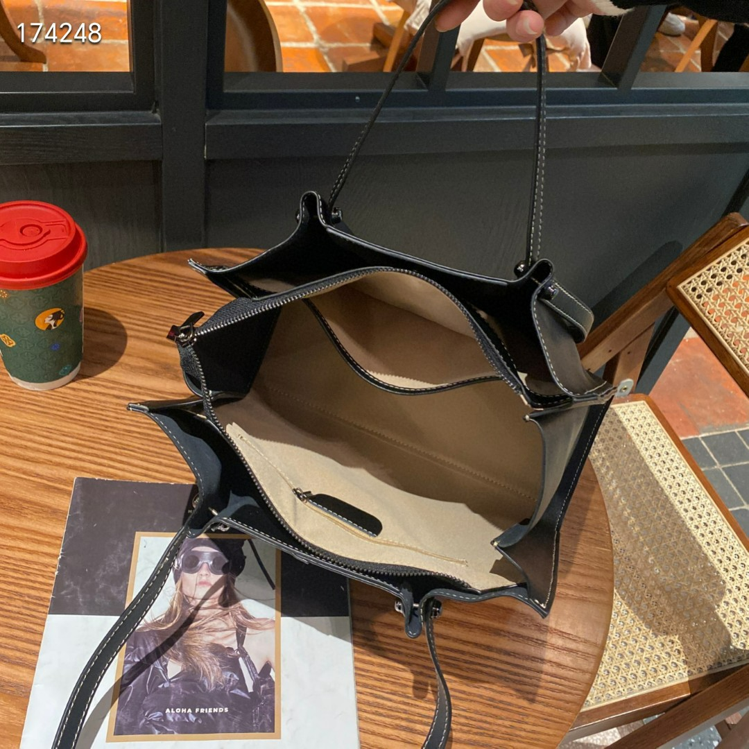 Große Damen Schultertasche ⎜ Elegante Ledertasche mit viel Stauraum für Alltag und Büro