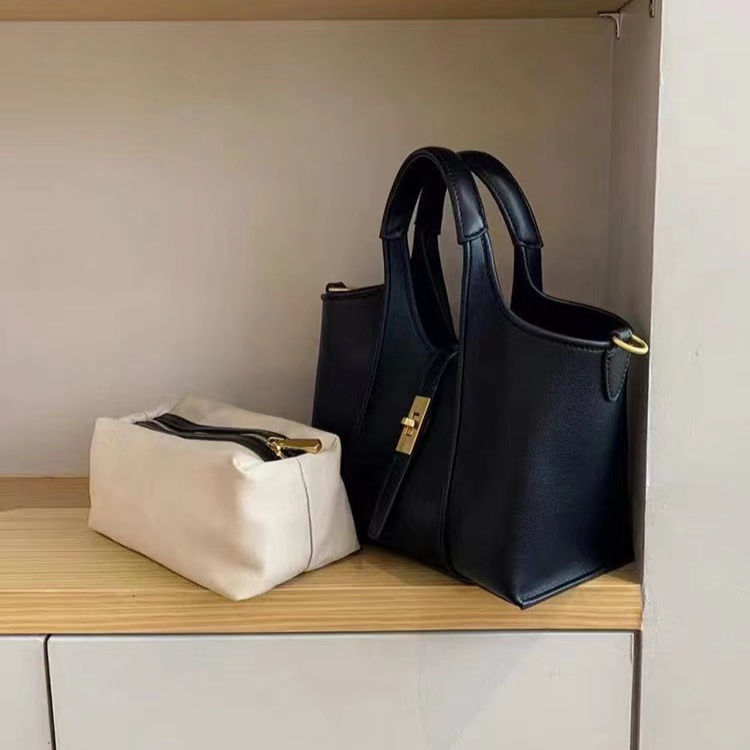 Handtasche aus Kunstleder für Damen ⎜ Stilvolle Tragetasche mit Schulterriemen für Alltag und Büro