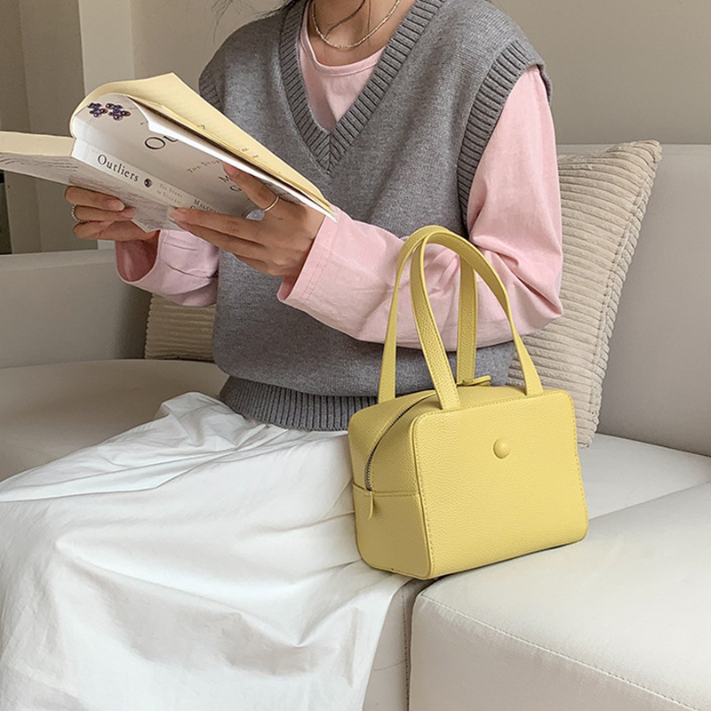 Damen Schultertasche ⎜ Kleine quadratische Tasche mit schlichtem Design und mattem Finish