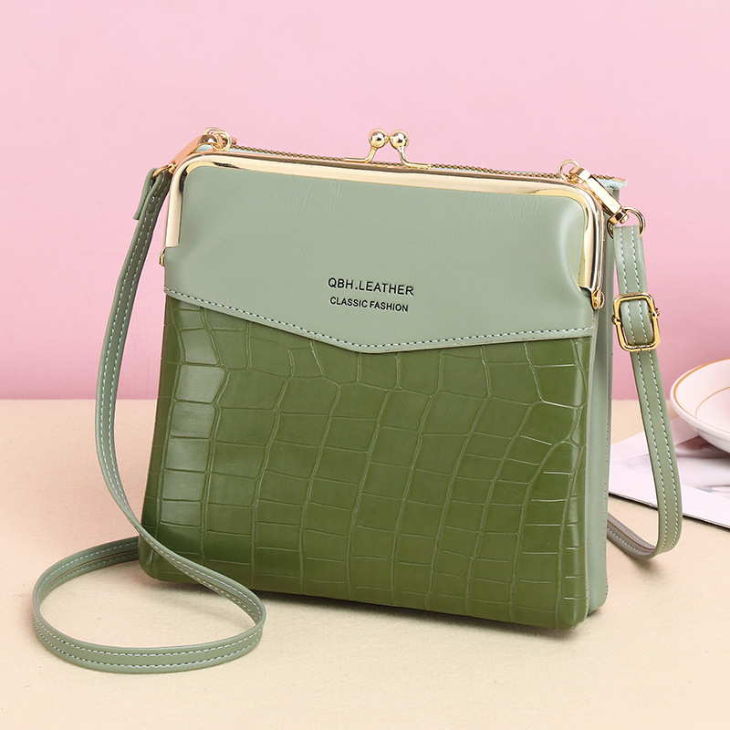 Umhängetasche für Damen im Retro-Stil ⎜ Schultertasche mit Krokoprägung und Metallverschluss für Alltag und Ausgehen