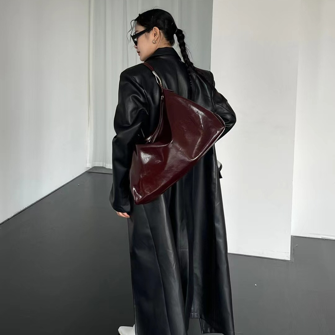 Damen Schultertasche ⎜ Elegante Großraum-Tasche mit Weicher Oberfläche und Vielseitigem Tragekomfort