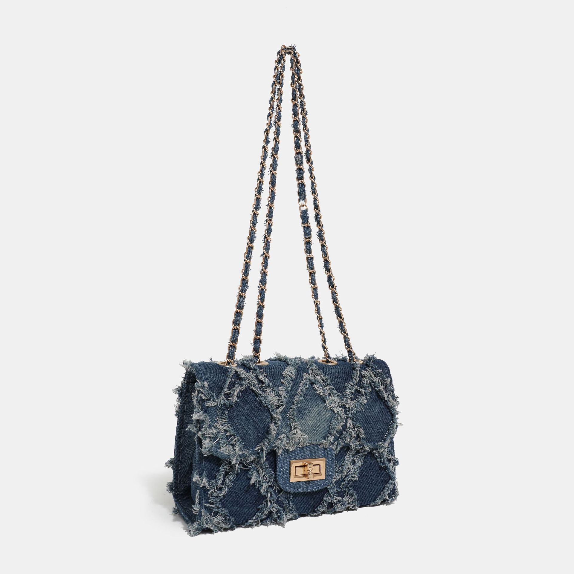 Damen Schultertasche aus Denim ⎜ Modische Umhängetasche mit Kettenriemen und Rautensteppung im Used-Look