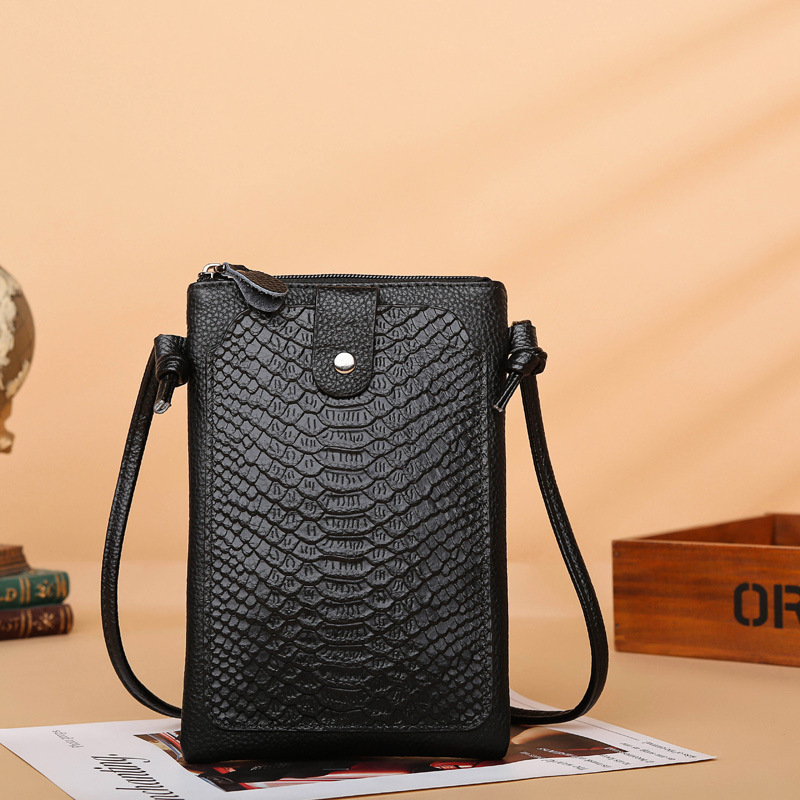 Kleine Schultertasche für Damen ⎜ Elegante Crossbody-Bag im edlen Schlangenleder-Look