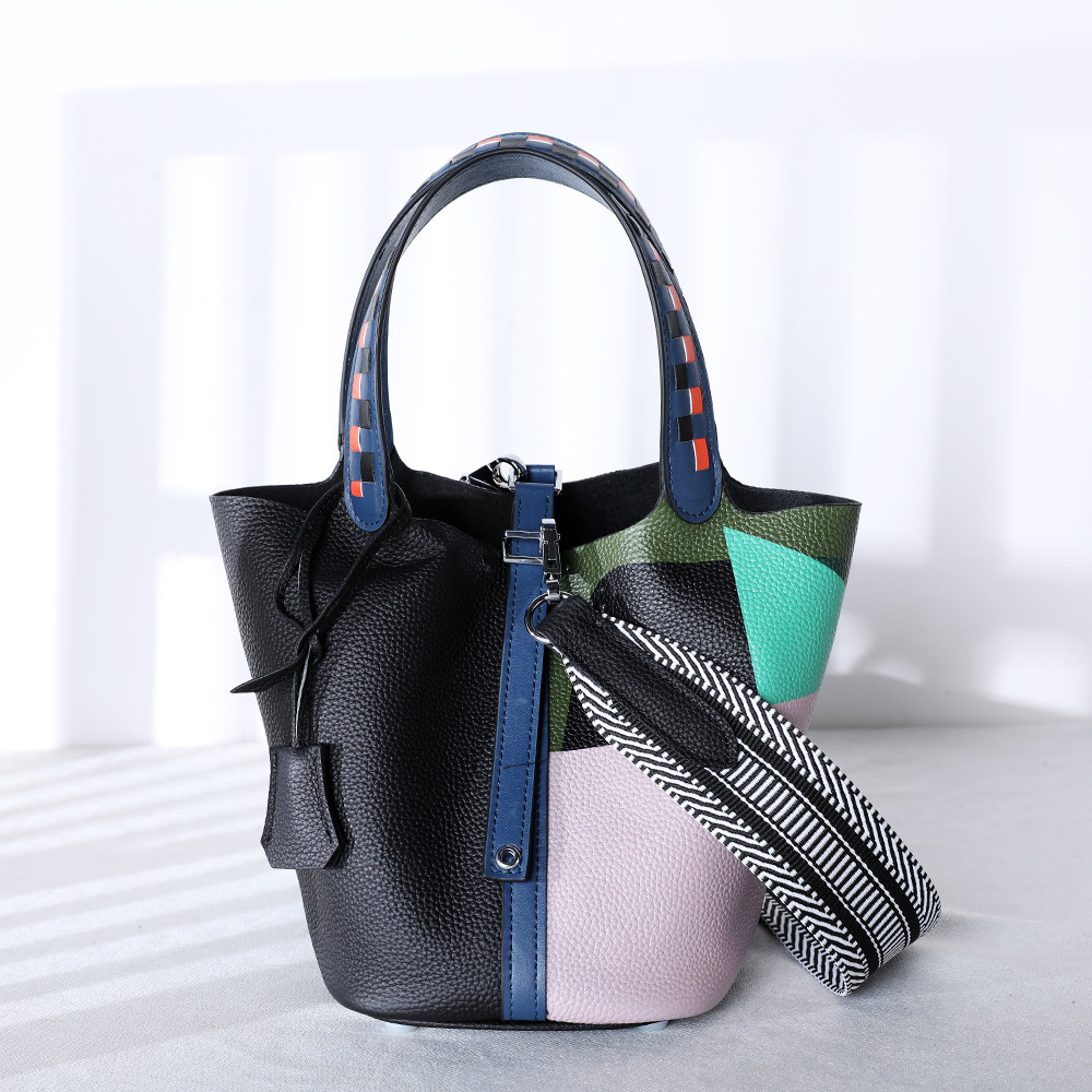 Handtasche mit Kunst-Design ⎜ Rindleder-Tasche mit Verstellbarem Schulterriemen und Stilvollem Muster