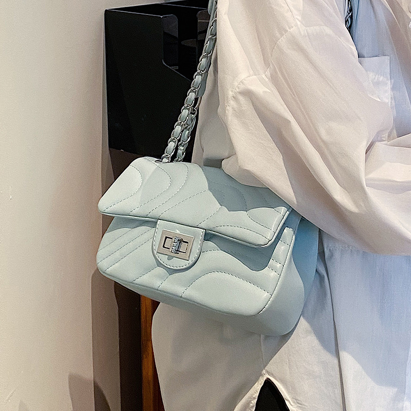 Ketten Crossbody Bag für Damen ⎜ Modische Schultertasche im trendigen Design mit praktischer Tragefunktion