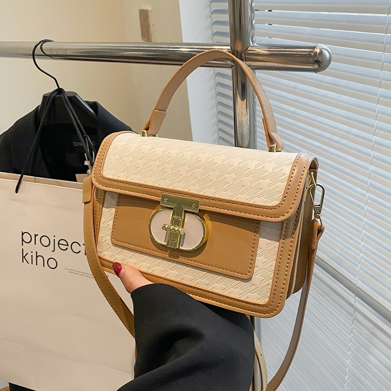 Umhängetasche für Damen ⎜ Kleine Schultertasche in Kastenform mit Drehverschluss und elegantem Zweifarbdesign