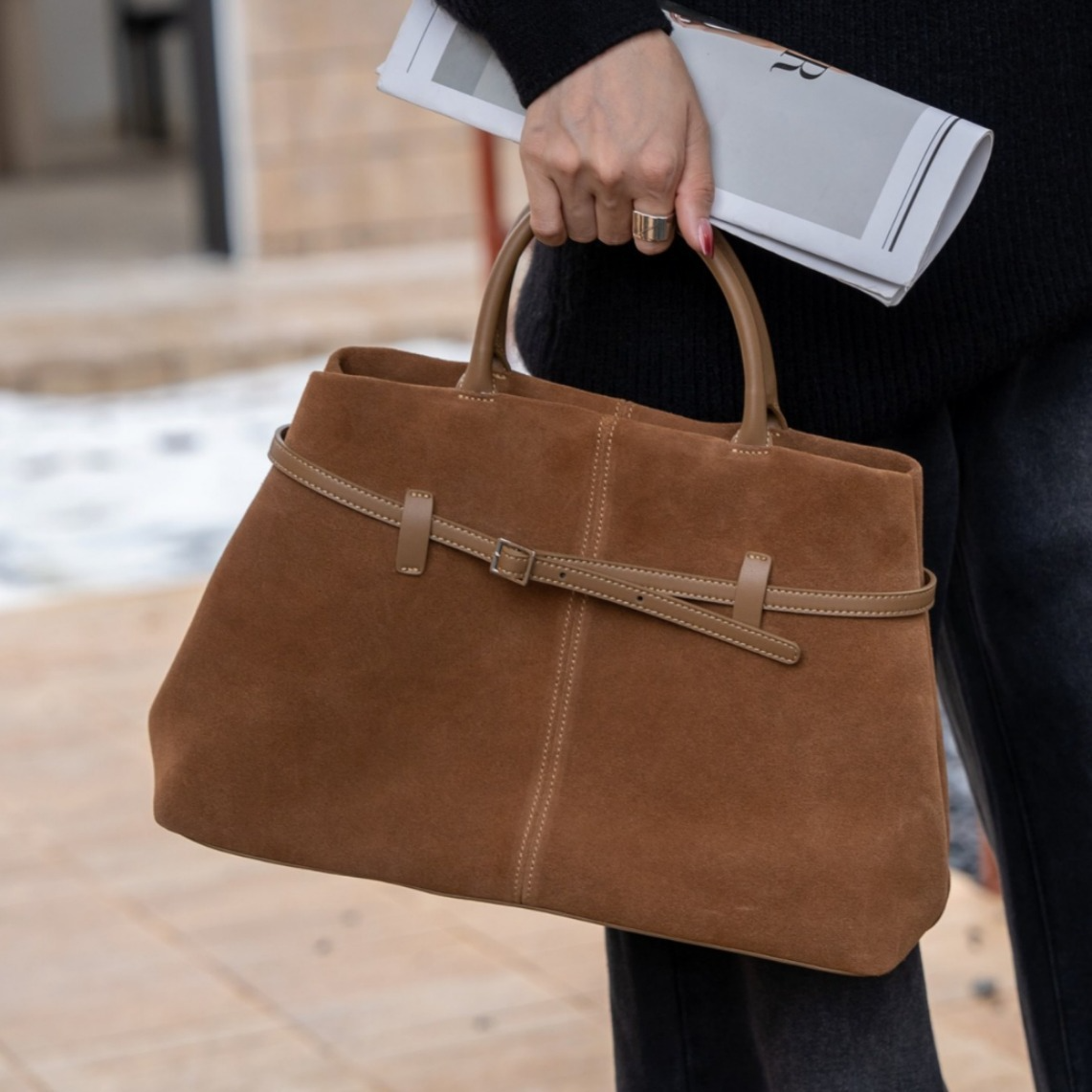 Damen Schultertasche ⎜ Wildleder Retro Tasche mit verstellbarem Riemen und elegantem Design