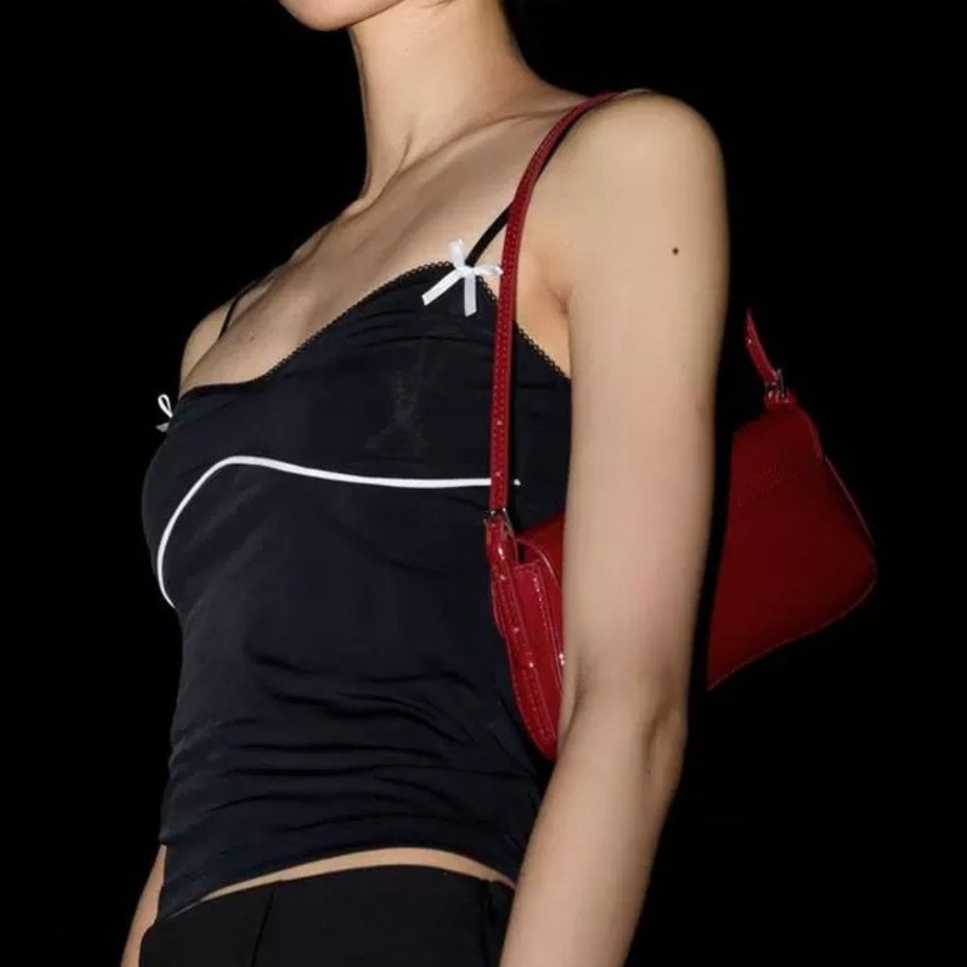 Damen Schultertasche in Lackoptik ⎜ Elegantes Retro-Design mit kurzem Tragegriff