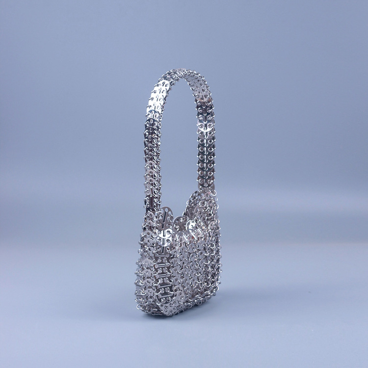 Metallic Schultertasche für Damen ⎜ Handgefertigt mit glänzendem Design für elegante Outfits