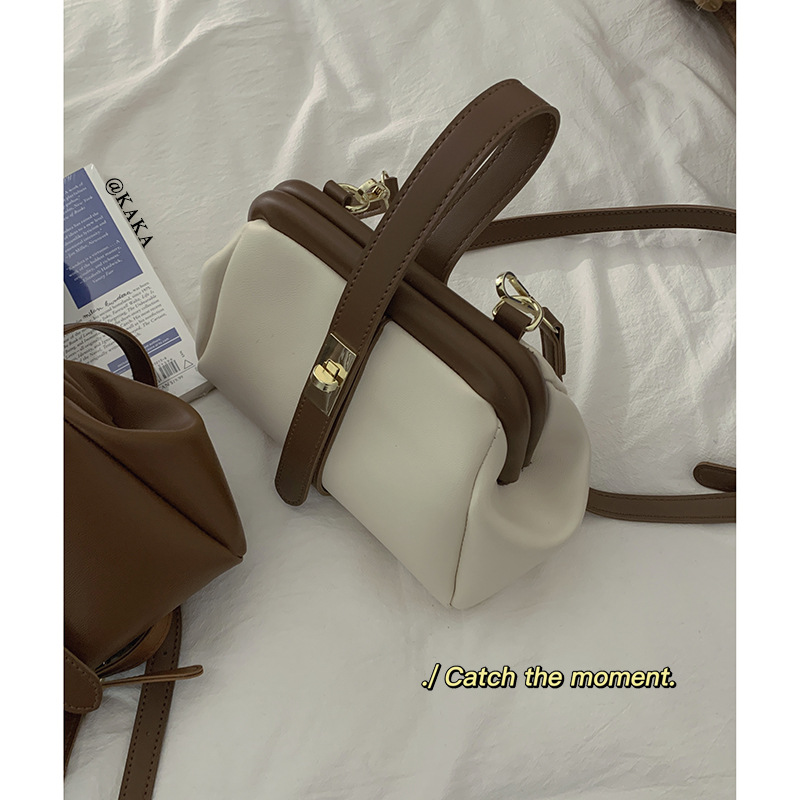 Damen Umhängetasche ⎜ Kompakte Retro-Tasche mit Clipverschluss für Alltag und elegante Outfits