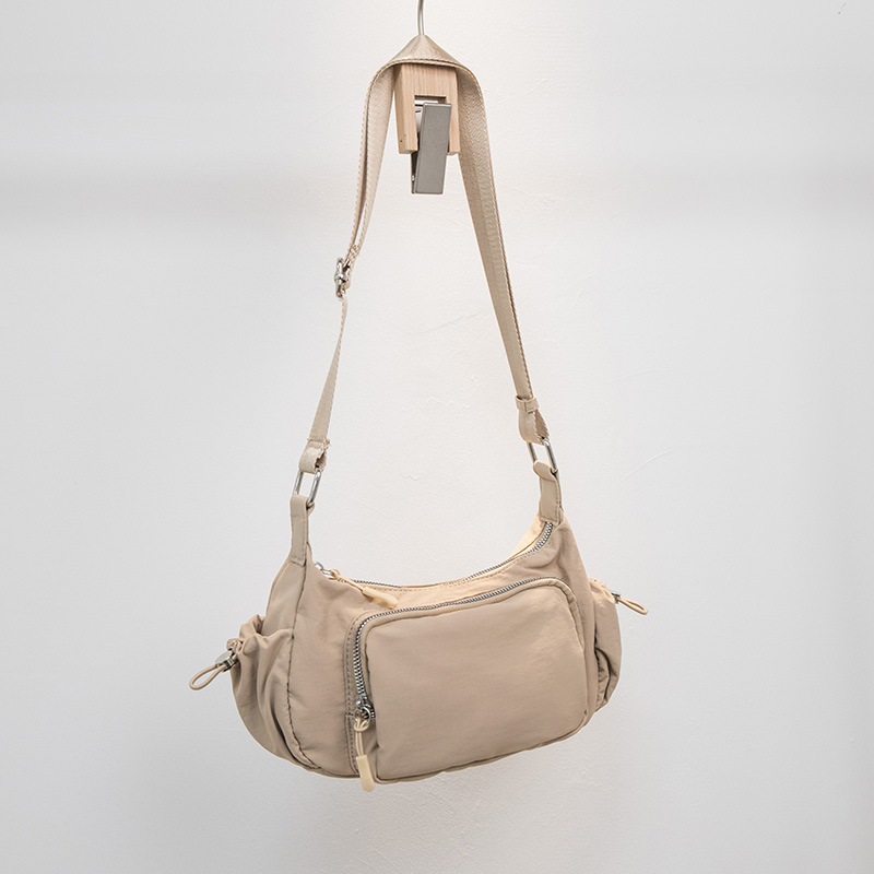 Nylon Umhängetasche für Damen ⎜ Lässige Schultertasche mit Reißverschluss und praktischen Außentaschen
