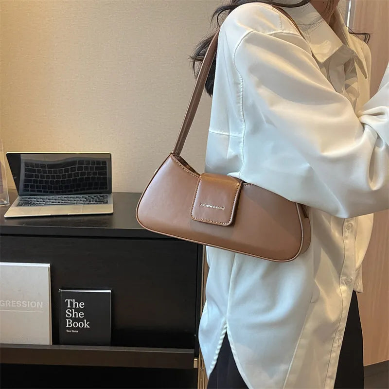 Schultertasche für Damen ⎜ Elegante Baguette-Bag im schlichten Design für Alltag und Freizeit
