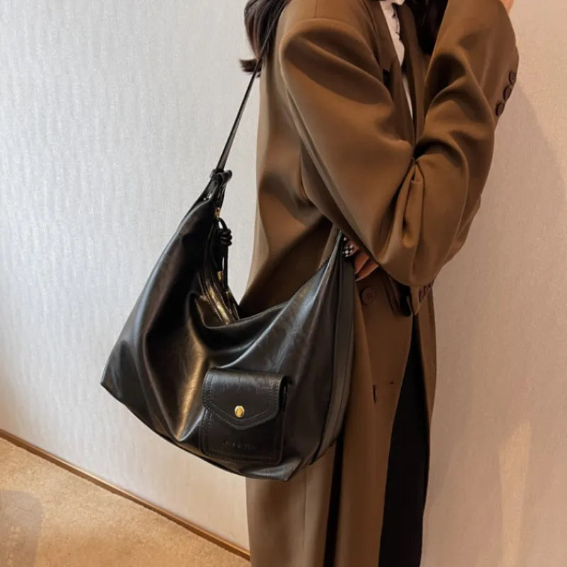 Schultertasche für Damen ⎜ Große Vintage-Umhängetasche aus Kunstleder mit Frontfach für Alltag und Büro