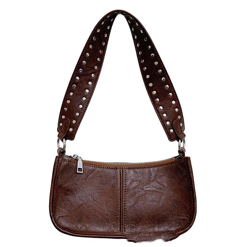 Schultertasche für Damen ⎜ Glänzende Halbmondtasche in Lederoptik mit Nietenriemen für vielseitige Alltagslooks