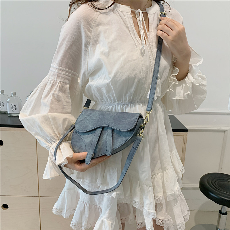 Umhängetasche für Damen ⎜ Modische Satteltasche mit Doppelriemen und stilvollem Vintage-Design für den Alltag