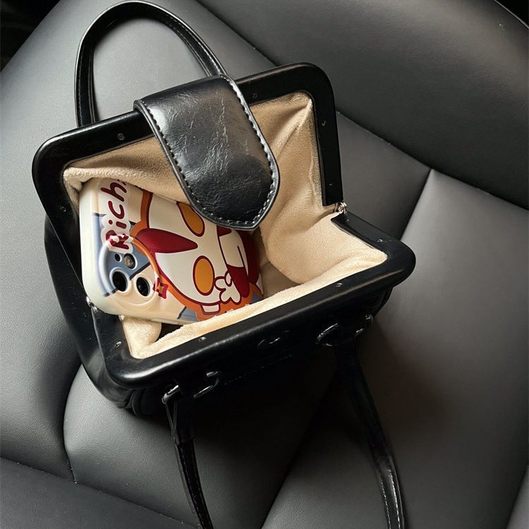 Große Damen-Handtasche ⎜ Modische Retro Schultertasche aus Kunstleder für Alltag und Business