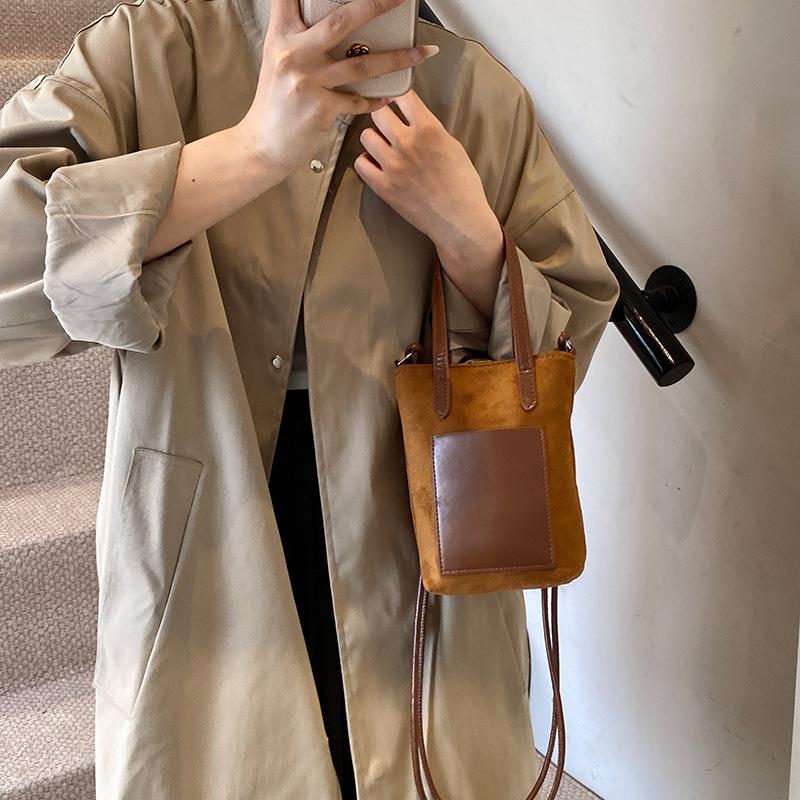 Damentasche mit Schulterriemen ⎜ Kompakte Handytasche mit Leopardenmuster
