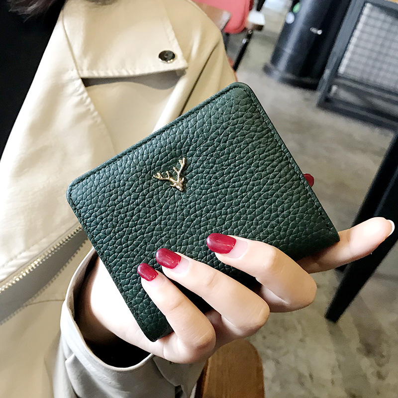 Kompakte Damen Geldbörse aus Leder ⎜ Faltbares Mini-Portemonnaie im schlanken Design mit Münzfach und edler Prägung