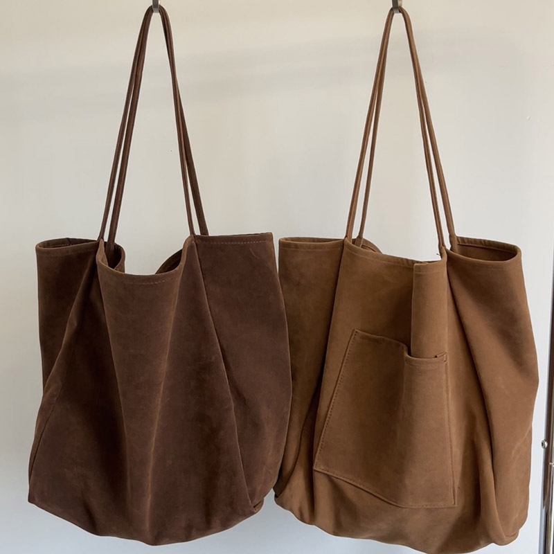 Schlichte Schultertasche für Damen ⎜ Große Suede Tasche mit Praktischen Trägern und Modischem Design