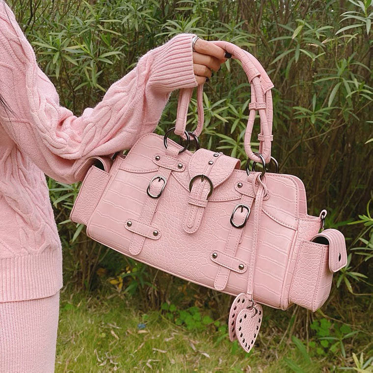 Handtasche mit Nieten und Griff ⎜ Kleine Umhängetasche für Damen im Krokolook mit Verstellbarem Riemen