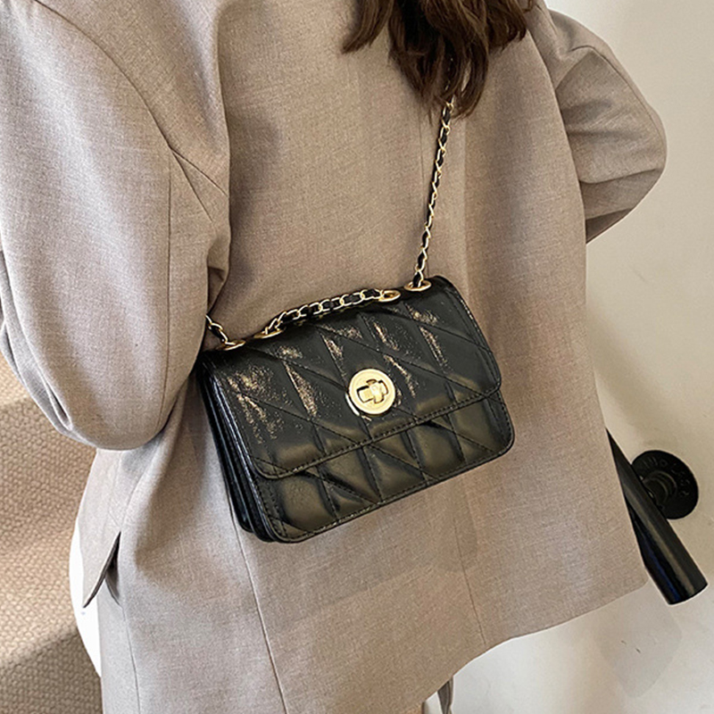 Damen Umhängetasche ⎜ Kleine gesteppte Handtasche mit Kettenriemen für Alltag und Ausgehen
