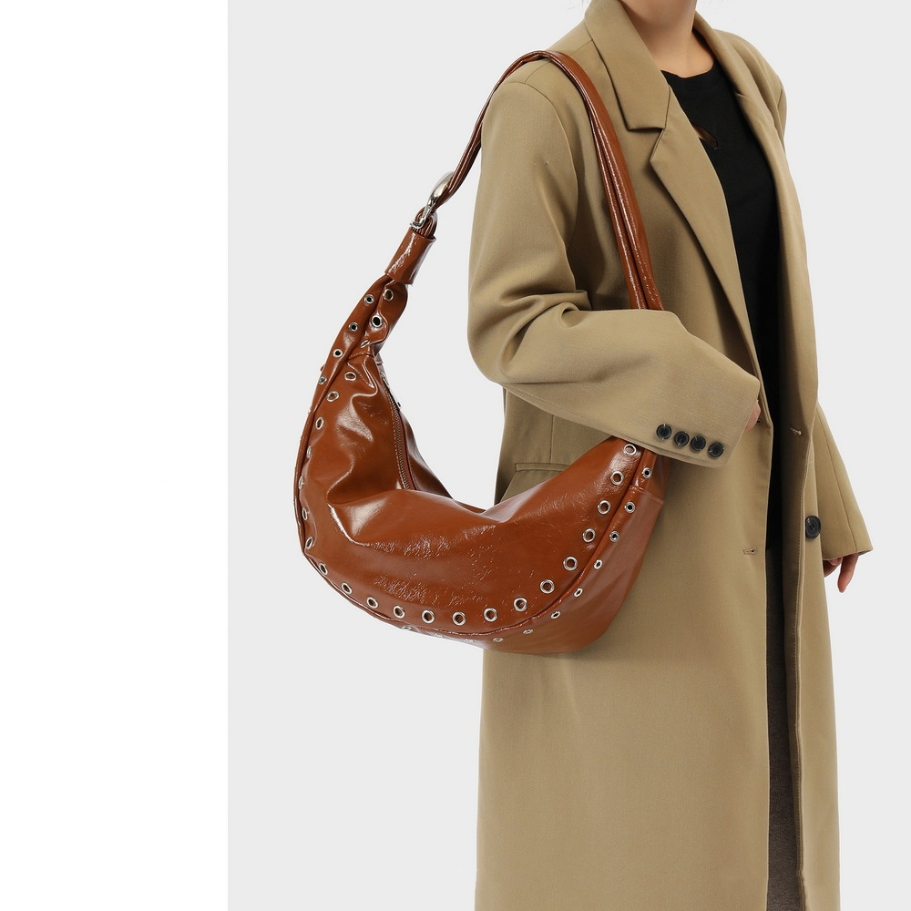 Damen Schultertasche Im Retro Stil ⎜ Geräumige Crossbody Bag Mit Nietenverzierung Und Einem Tragegurt