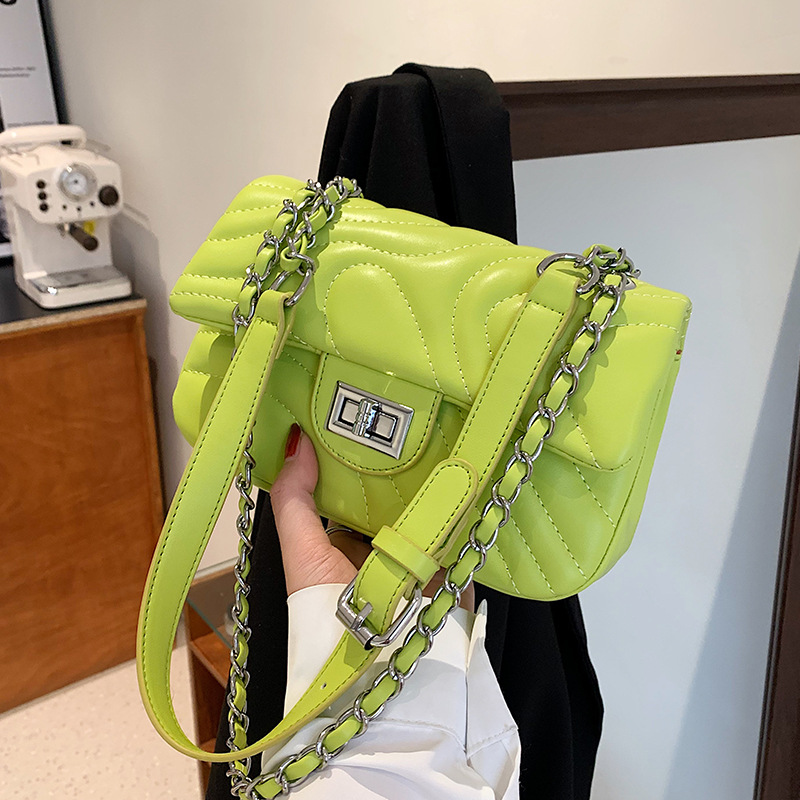 Ketten Crossbody Bag für Damen ⎜ Modische Schultertasche im trendigen Design mit praktischer Tragefunktion