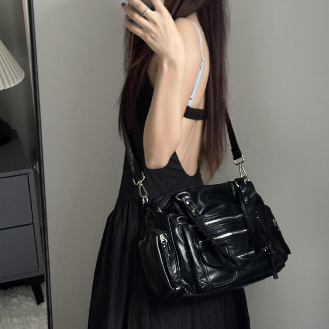 Moderne Damen Schultertasche ⎜ Vielseitige Umhängetasche aus Kunstleder mit mehreren Reißverschlussfächern
