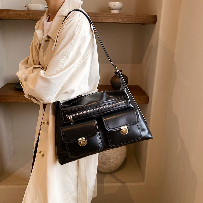Umhängetasche für Damen ⎜ Retro Schultertasche aus Kunstleder mit großer Kapazität und praktischen Fronttaschen