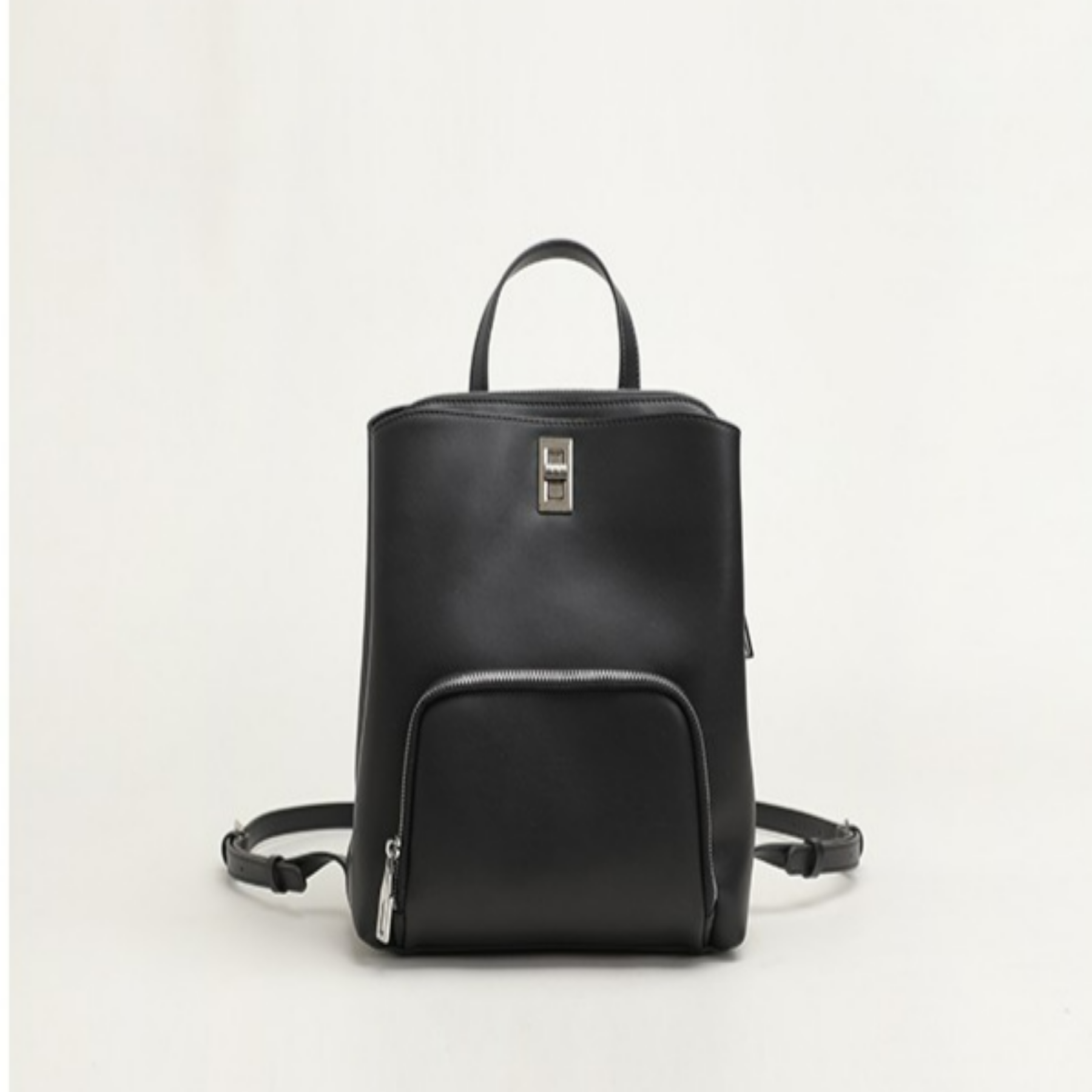 Lederrucksack für Damen ⎜ Schlichtes Design mit Reißverschluss und verstellbaren Trägern