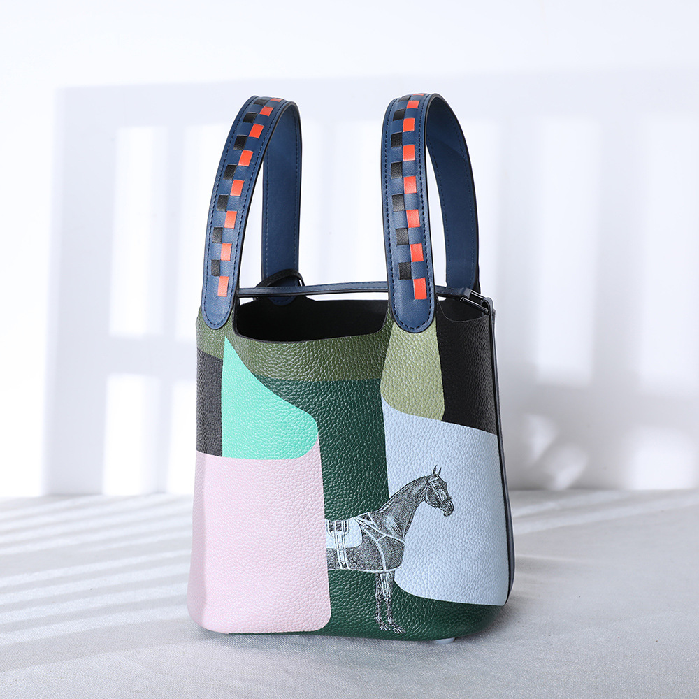 Handtasche mit Kunst-Design ⎜ Rindleder-Tasche mit Verstellbarem Schulterriemen und Stilvollem Muster