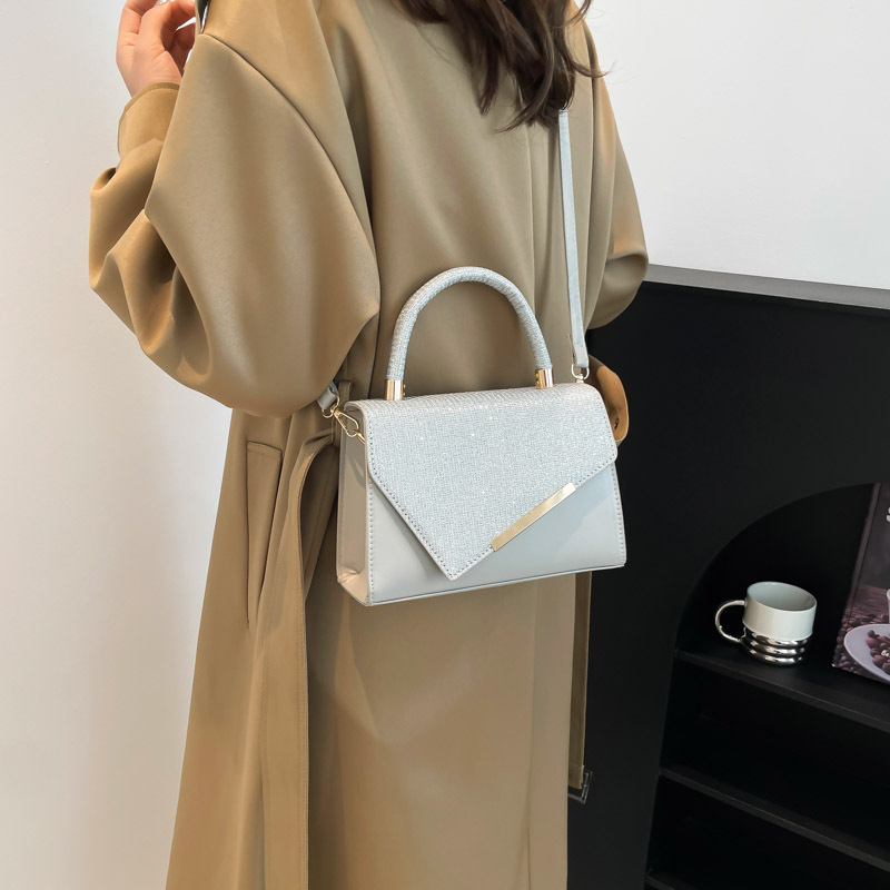 Handtasche für Damen ⎜ Elegantes Design mit funkelnden Strasssteinen und abnehmbarem Schulterriemen
