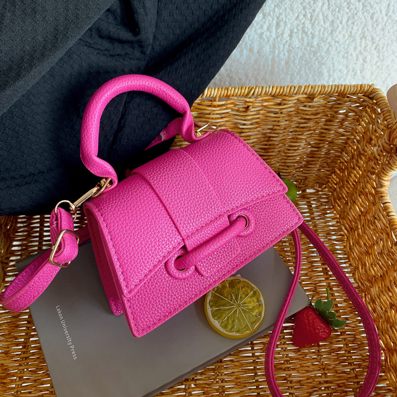 Mini-Umhängetasche für Damen ⎜ Modische Handtasche mit elegantem Design für Alltag und besondere Anlässe