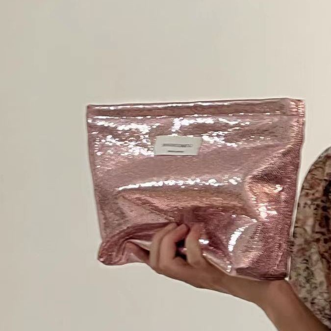 Kosmetiktasche für Damen ⎜ Glänzender Kulturbeutel mit viel Stauraum